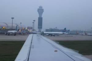 Leysan yağdı: aeroportunu iflic etdi - 650 reys ləğv edildi