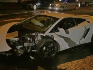 Tanınmış iş qadını “Lamborghini”də qəzaya düşdü - VİDEO