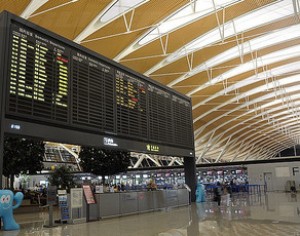 Hava limanında 400-dən çox reys ləğv edildi