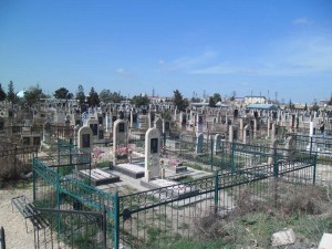 Qəbiristanlıqdan qranitdən olan sinə daşı oğurlanıb - Mingəçevirdə