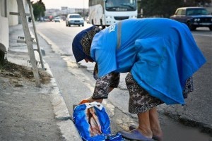 Mikroavtobus süpürgəçini vuraraq öldürdü