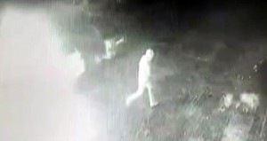 Onu tərk edən sevgilisinin avtomobilini yandırdı - VİDEO