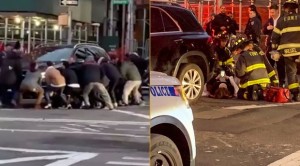 Maşını qaldıraraq qadını belə çıxardılar  - VİDEO