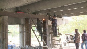 Bərdədə Tərtərçay üzərindəki körpü bərpa olunur - FOTO   