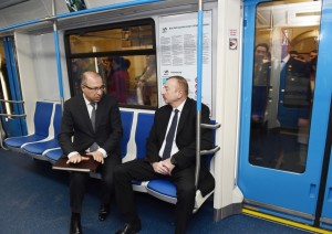 Prezident yeni metro qatarlarında yaradılan şəraitlə tanış olub - FOTOLAR