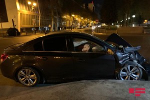 Bakıda iki minik maşını toqquşub, xəsarət alanlar var  - FOTO