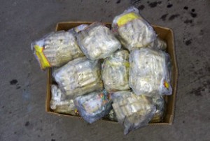 Avtomobilin təkərlərində pirotexniki məmulatlar aşkar edildi - VİDEO