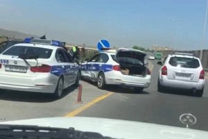 Bakıda yol polisi avtomobili qəzaya düşdü - VİDEO
