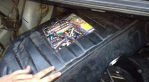 Avtomobilinin yanacaq çənindən görün nələr çıxdı - FOTO