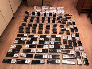 Avtomobildən xeyli miqdarda aksiz markası olmayan siqaretlər aşkarlanıb - FOTO