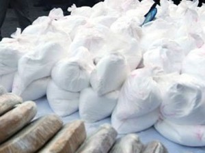 Gəmidə 3,8 ton kokain aşkarlandı - VİDEO