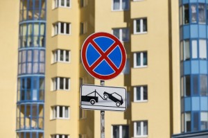 Aşan yol nişanı 12 yaşlı məktəblinin başına düşdü