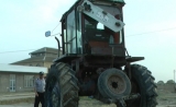 Azərbaycanda traktor aşdı, sürücü öldü