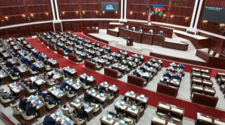 Keçmiş deputat tələbə oldu - FOTO 