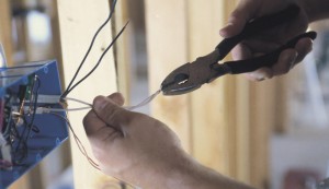 34 yaşlı kişini elektrik cərəyanı vuraraq öldürüb