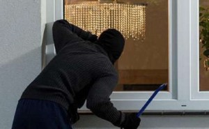 Siyəzəndə mağazadan 3500 manat oğurlanıb