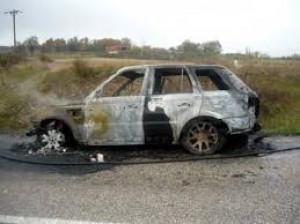 Bakıda “Land Rover” yandı