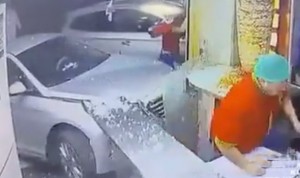 İşin “razqar” vaxtı xanım sürücü hamını “çıldaqlıq” elədi - VİDEO