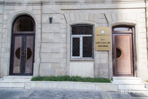 Bakıda çörək sexinin sahibini öldürən fəhləyə hökm oxunub