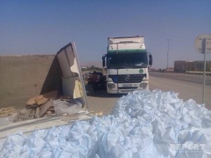 "Jalə"nin yük maşını aşdı: 20 min manatlıq qab qırılıb - FOTO