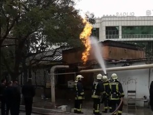 Bakının Təbriz küçəsində yanğın - VİDEO