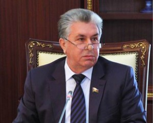 Deputat oğlu maşınla adam vurub? - "Küçədə yıxılmışam"