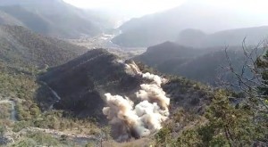 Azərbaycanda yol çəkilişi zamanı dağı belə partlatdılar - VİDEO