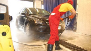 Avtomobil yuyucusunu cərəyan vuraraq öldürüb - Bakıda