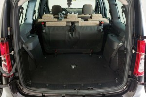 Bakıda dəhşətli cinayət: Bacı-qardaşın başını kəsib baqaja qoydu - ADLAR AÇIQLANDI