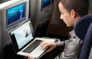 Təyyarədə kompüterlərdən istifadəyə qadağa edildi