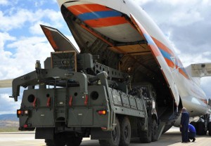 S-400 raketdən müdafiə sisteminin sonuncu partiyası Türkiyəyə çatıb