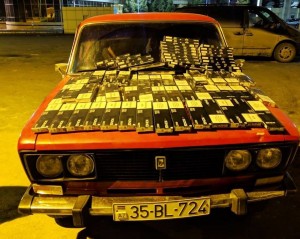 Avtomobildən itin reaksiyası nəticəsində siqaretlər aşkarlandı