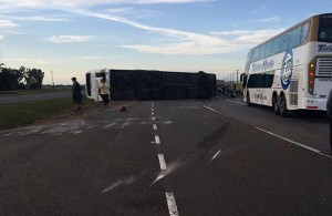 Məktəblilərin olduğu avtobus aşdı: azı 2 ölü, 10-dan çox yaralı - VİDEO