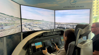 “Boeing 787 Dreamliner” uçuş simulyatoru nümayiş olundu - FOTOLAR 