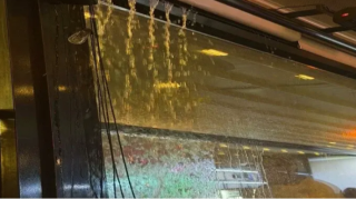 Bakıda məşhur restoranı su basdı  - VİDEO