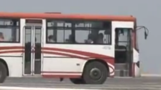 Bakıda sürücü avtobusu qapısı açıq sürdü? - VİDEO 