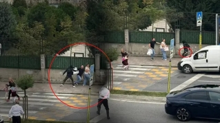 İstanbulda DƏHŞƏT:  15 yaşlı məktəbli qız şagirdləri bıçaqladı - FOTOLAR 