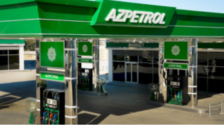 “Azpertrol” əməkdaşı maşına dizel yerinə benzin vurdu – ŞİKAYƏT 