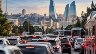 Şəhər böyüyür, yollar daralır: Paytaxtda hərəkəti çətinləşdirən səbəb nədir?  - VİDEO