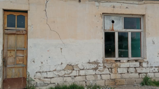 “300 şagirdin oxuduğu məktəbin tavanı çökmək üzrədir..” - FOTO - VİDEO