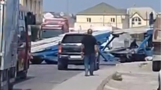 Xocasən yolunda nasaz TIR hərəkəti iflic etdi - VİDEO