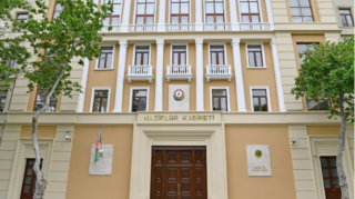 Nazirlər Kabineti şagirdlərin geyim formasını TƏSDİQLƏYİB 