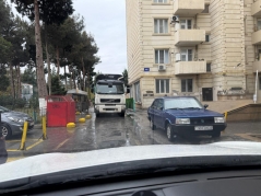 Kristal Abşeronun həyətində xaos: Hərəkət çətinləşdi - FOTO 