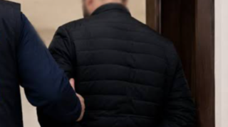 Azərbaycanda gizlənən şəxs tutularaq Türkiyəyə ekstradisiya edildi - FOTO 