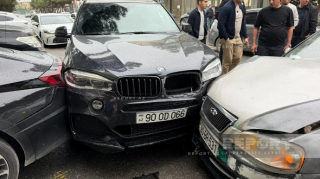 Sumqayıtda zəncirvari qəza: Beş avtomobil toqquşdu - FOTO