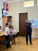 Yol polisi məktəblərdə uşaqlara qaydaları belə öyrədir - FOTOLAR 