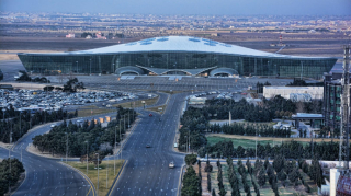 Bakı aeroportunda ƏMƏLİYYAT:  Əcnəbi 4 milyonluq brilyantla TUTULDU  - FOTO