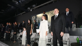 Prezident və ailəsi FIFA U-15 dünya çempionatının açılış mərasimini izləyib - FOTOLAR  - YENİLƏNİB