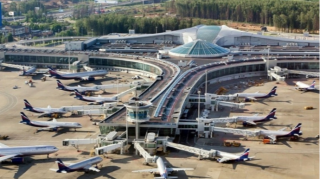 Aeroportda yüzlərlə uçuş təxirə salındı 
