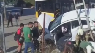 Türkiyədə avtobusu ilə avtomobil toqquşub: Körpə yaralanıb 